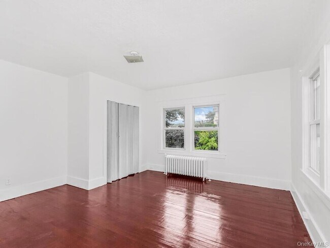 Building Photo - 45 Bayley Ave