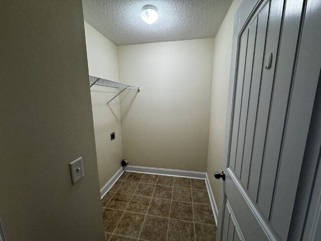 Building Photo - House for Rent