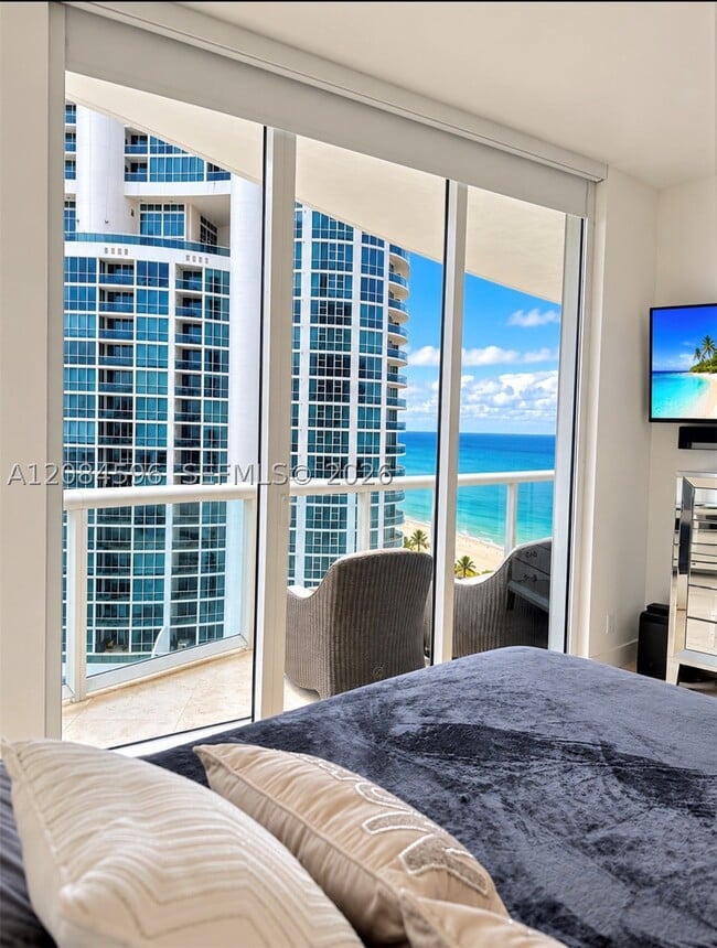 Building Photo - 18101 Collins Ave