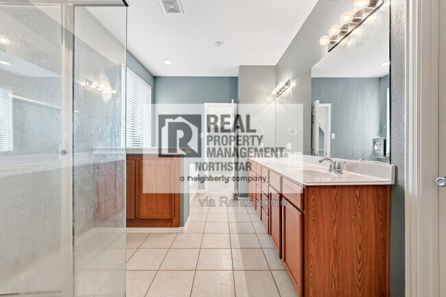 Building Photo - 405 Driftwood Ct