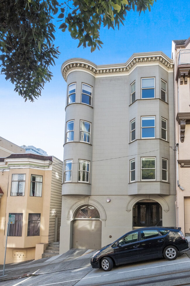 Building Photo - 1245 Washington St