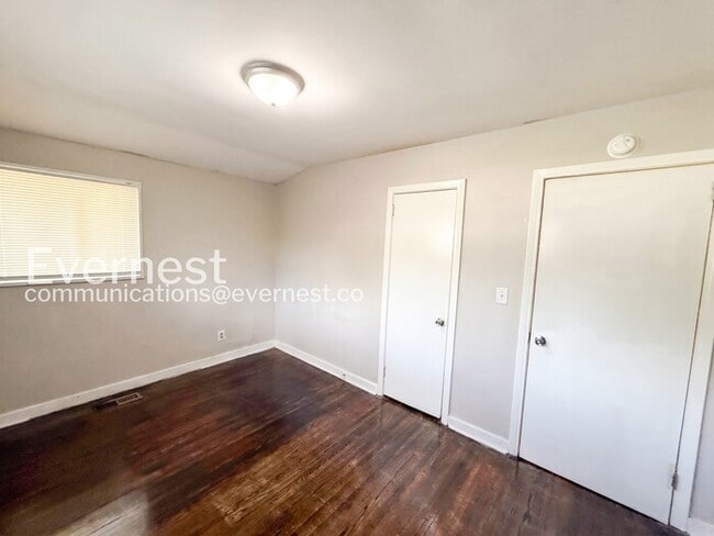 Building Photo - 1232 Oakwood St