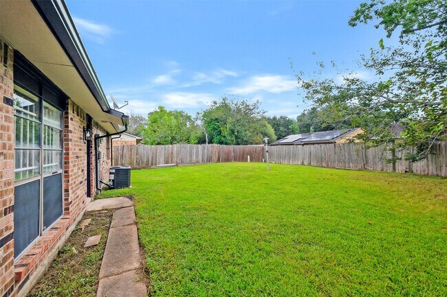 Building Photo - 5007 Ridgecreek Dr