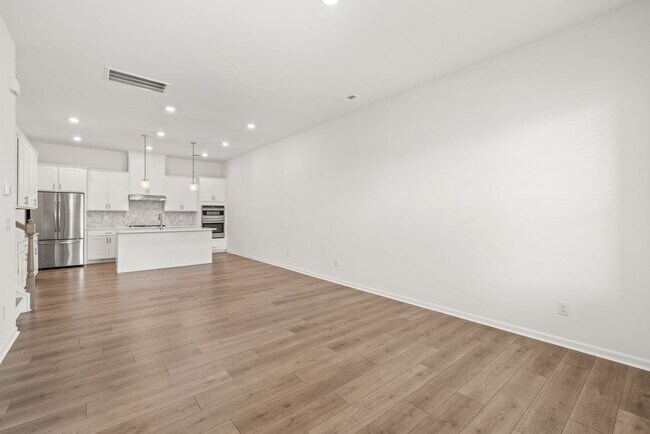 Building Photo - 5807 Clear Creek Ln