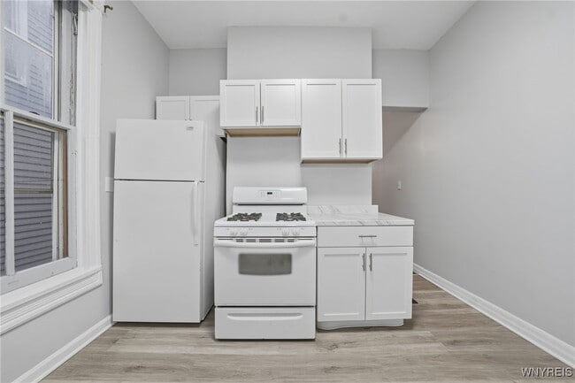 Building Photo - 76 Anderson Pl