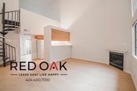 Building Photo - 4651 Cahuenga Blvd