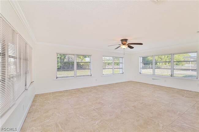 Building Photo - 711 Monterey Ave