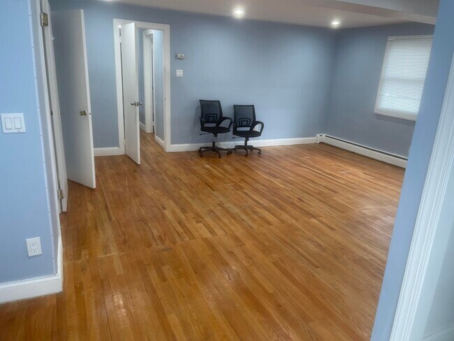 Building Photo - 442 New York Ave