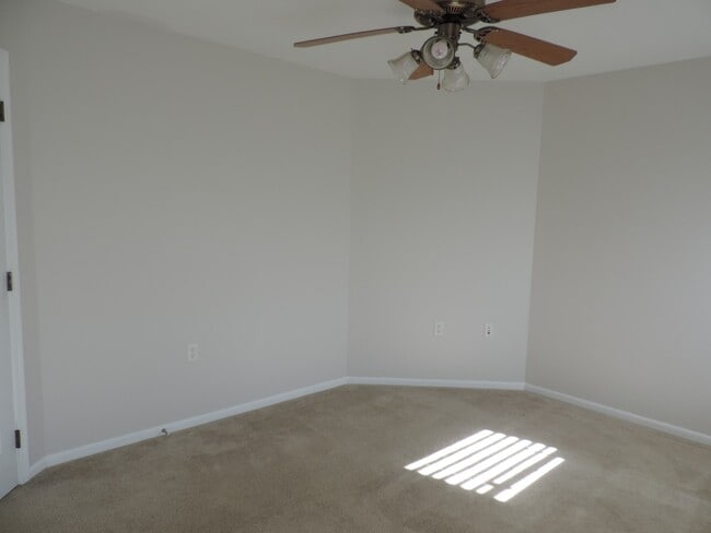 Building Photo - UPDATED KITCHEN! NEW PAINT! FENCED BACKYARD!