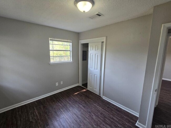 Building Photo - 1011 Ferrell Dr