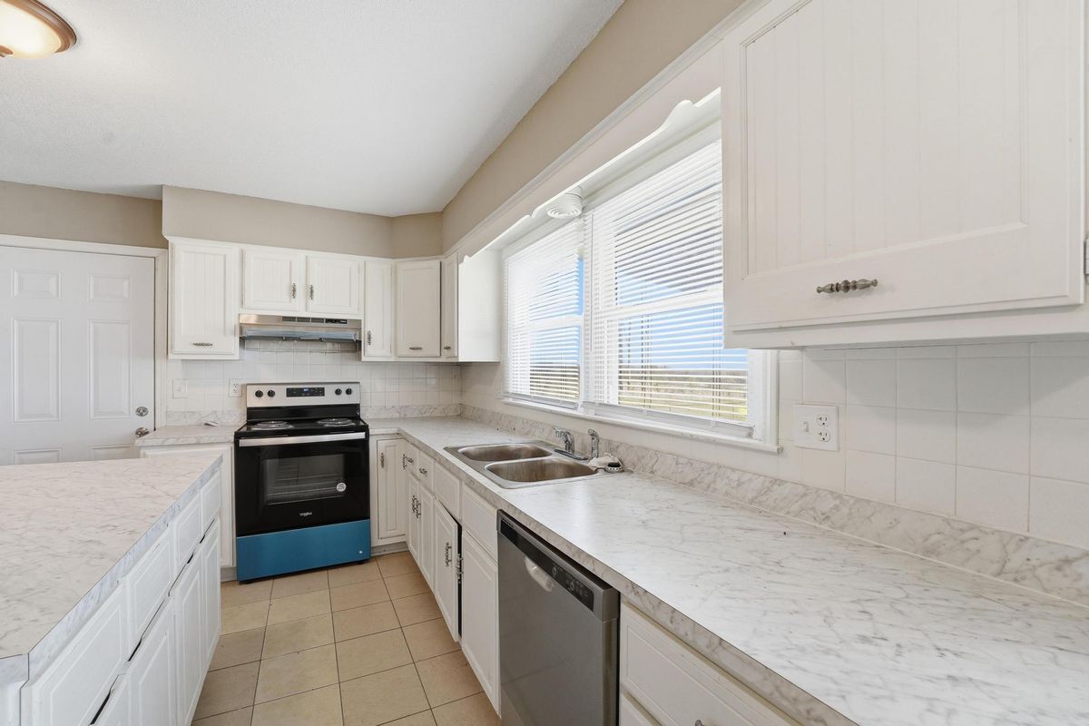 Building Photo - 20103 S State Rte 291