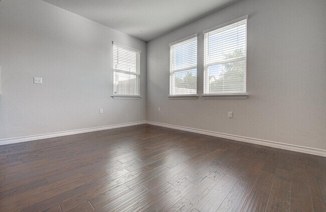 Building Photo - 11820 Coyote Call Way