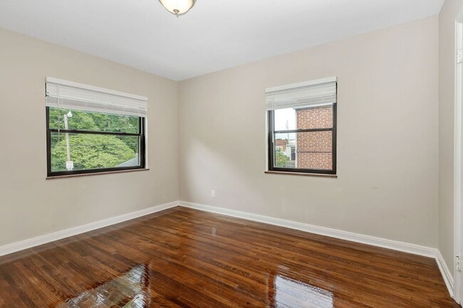 Building Photo - 640 Blenheim Rd