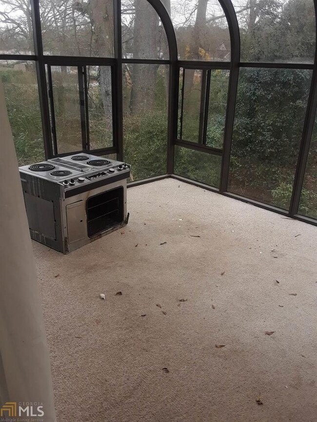 Building Photo - 995 Green St SE