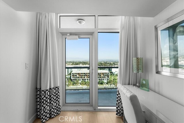 Building Photo - 13600 Marina Pointe Dr