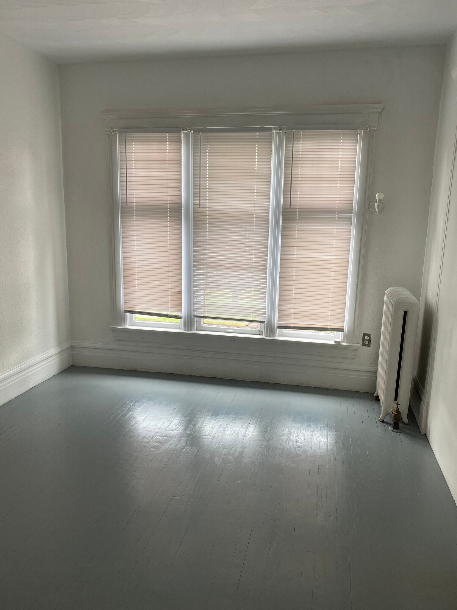 Building Photo - 315 S Winter St