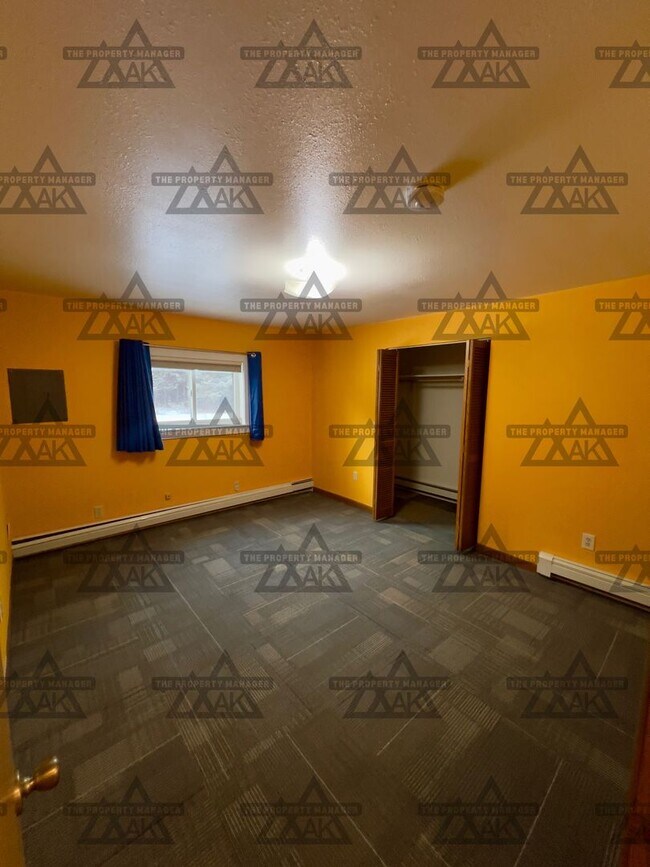 Building Photo - Spacious 3BR, 2.5BA Home off Chena Hot Springs Rd with Yard, Deck & Greenhouse