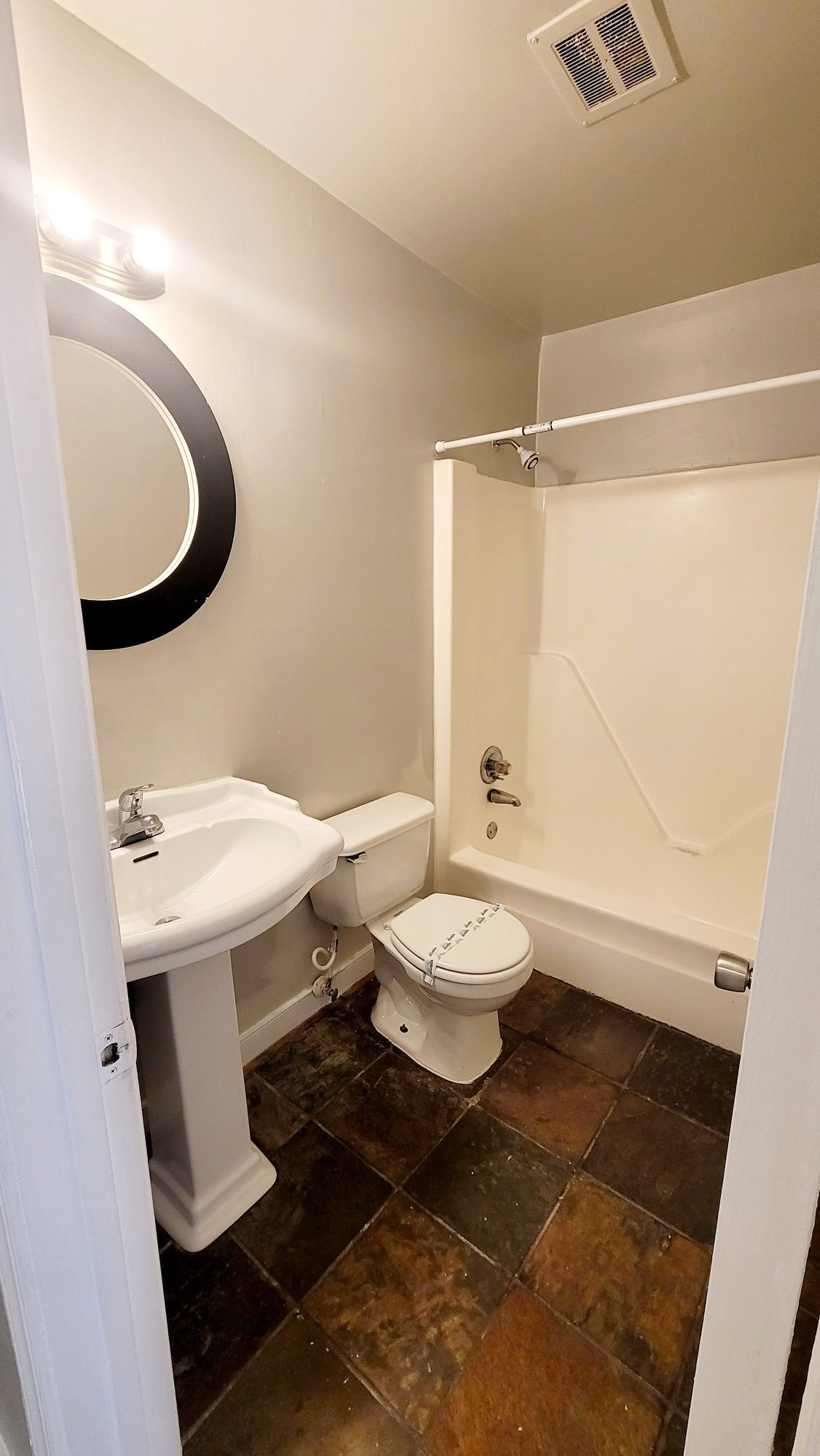 Building Photo - 2742 Goolsby Ave