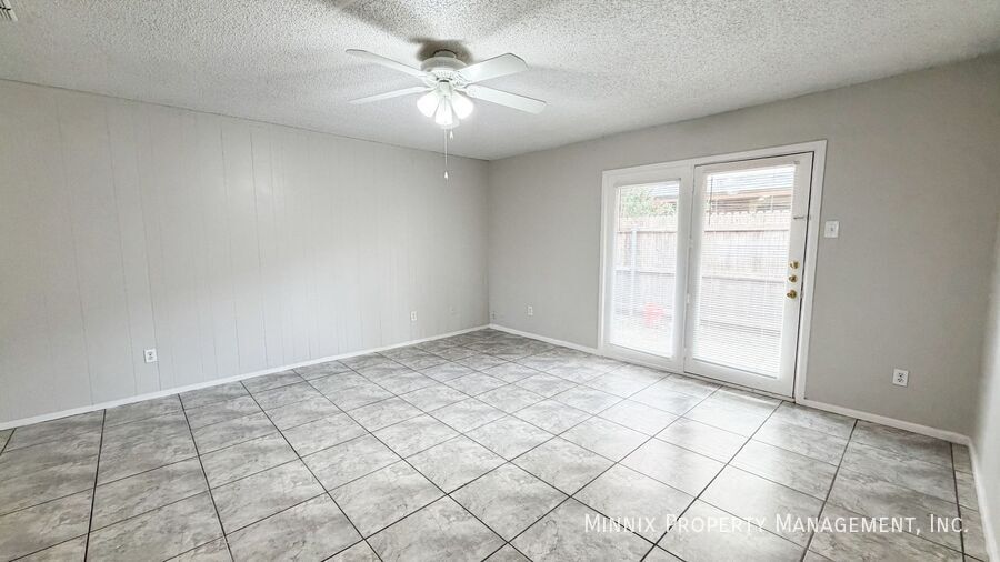 Building Photo - 7303 Ave X-103