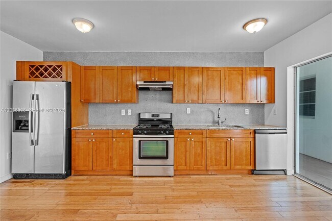 Building Photo - 7950 Tatum Waterway Dr