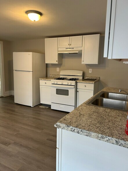 Building Photo - 401 Hannibal St