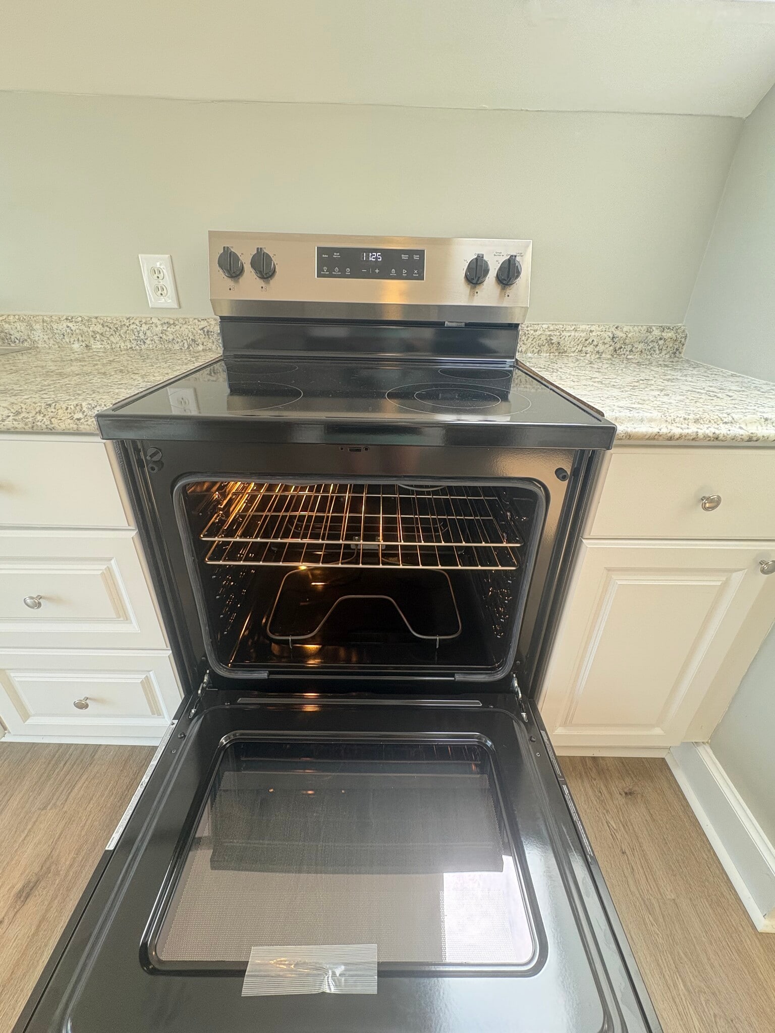 Brand New Stove - 1392 Gorham St