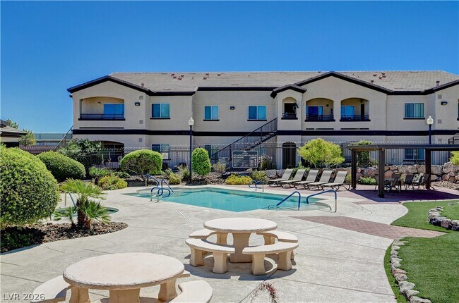 Building Photo - 2291 W Horizon Ridge Pkwy