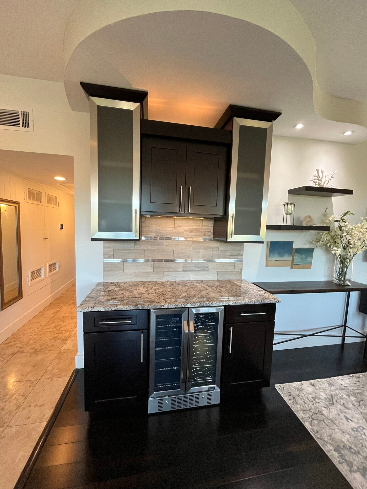 Bar Area in Living Room - 7193 Estrella de Mar Rd