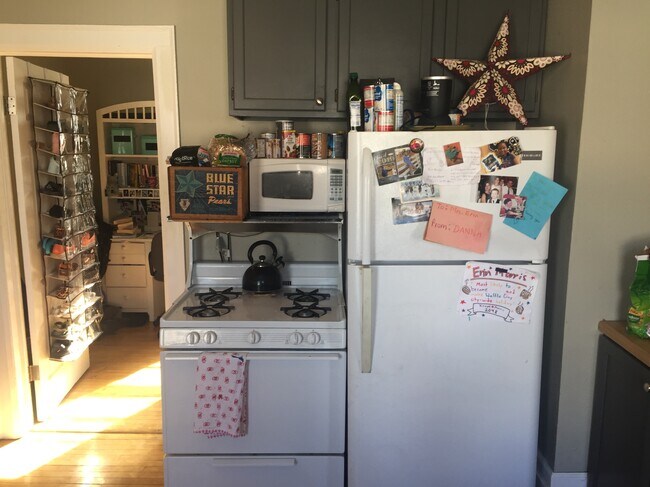 Building Photo - 919 E Clarke St