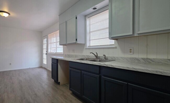 Building Photo - 2307 78th St