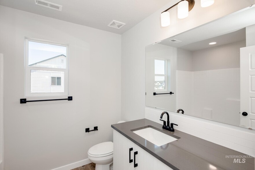 Common Bath - 3039 S Alcamo Way