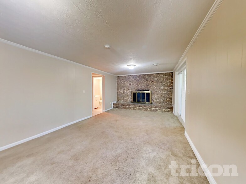 Building Photo - 543 Barbashela Cir