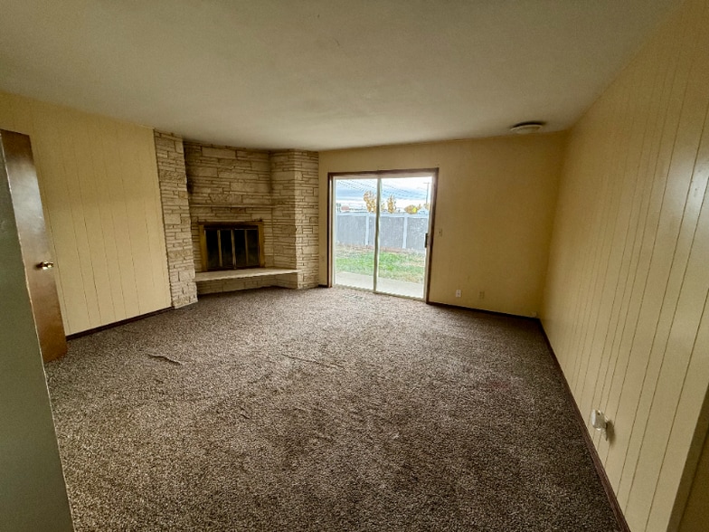 Building Photo - 565 Franklin Ct