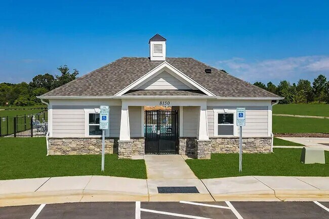 Building Photo - Beautiful 3-Bedroom 2-Baths Home with Garage in Terrell - Pet Friendly!