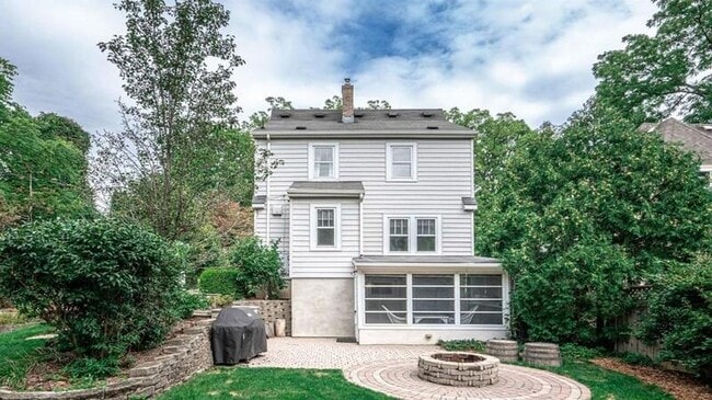 Building Photo - 1205 Miller Ave