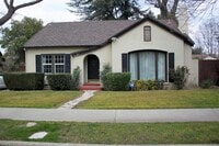 Building Photo - 121 Elmwood Ct