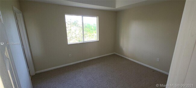 Building Photo - 1475 SE 24th Ct