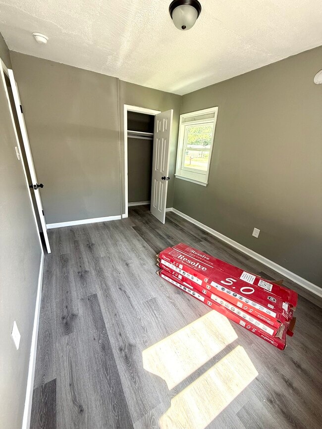 Building Photo - 3831 Morningview Dr