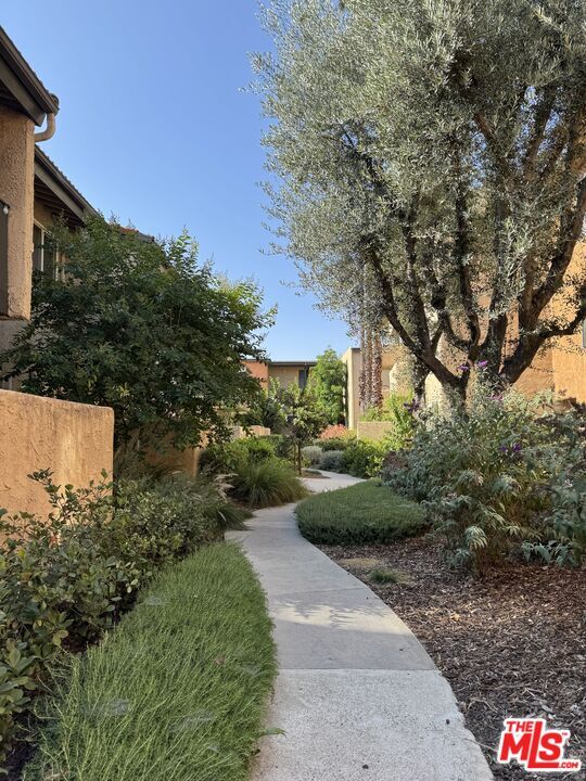 Building Photo - 15425 Sherman Way