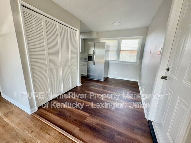 Building Photo - 629 Kent Dr