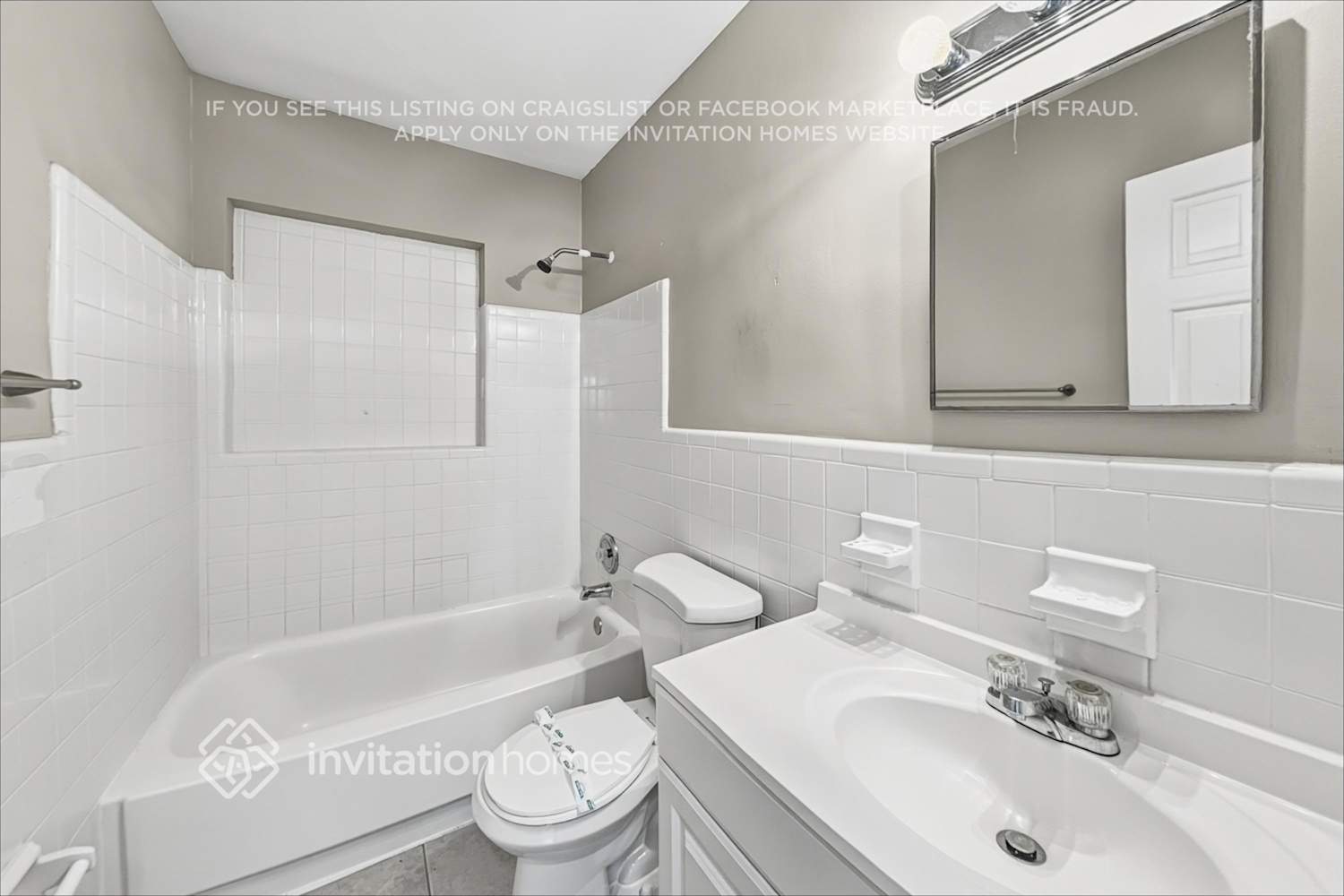 Building Photo - 458 NE 38th St