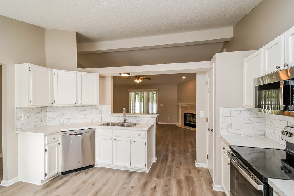 Building Photo - 7725 Fawn Lake Dr S