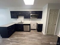 Building Photo - 127 Aspen Dr