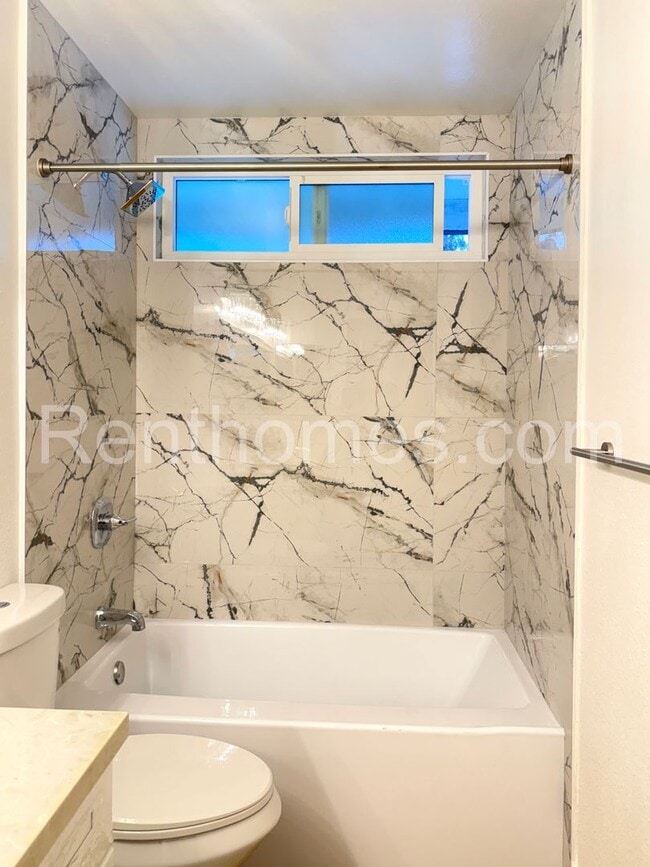Building Photo - 9342 Twin Mountain Cir