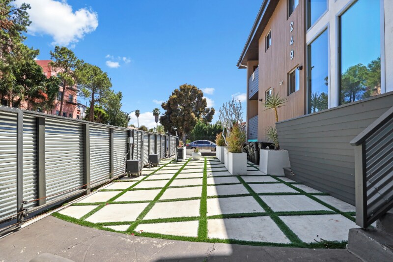 Building Photo - 249 S Coronado St