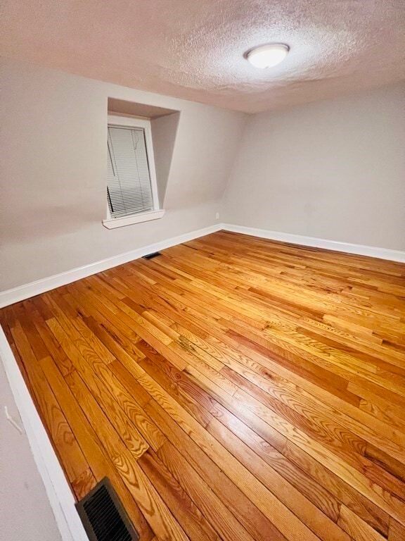 Building Photo - 3 Saint James Pl