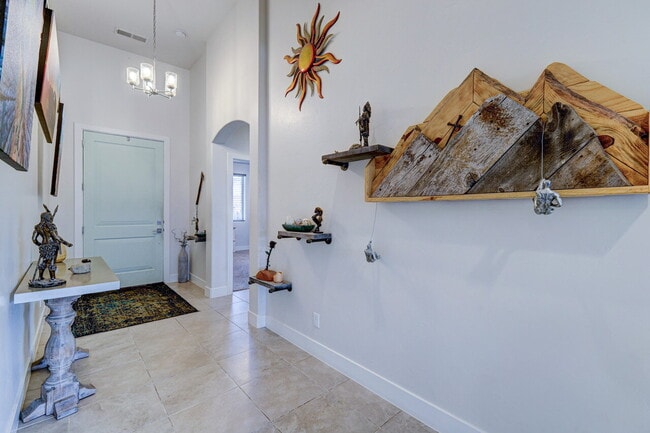 Building Photo - "Charming 3-Bedroom Retreat with 2 Baths and 2150 Sq. Ft. of Comfort in Santa Clara!"