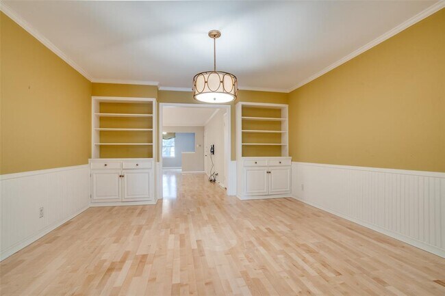 Building Photo - 6115 Averill Way