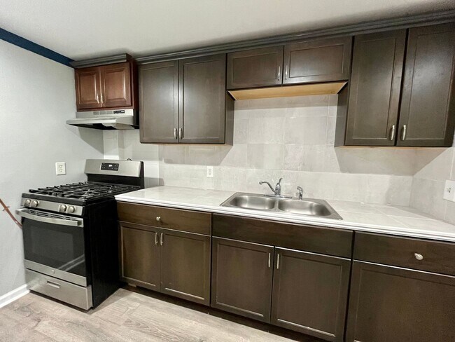 Building Photo - Harriet