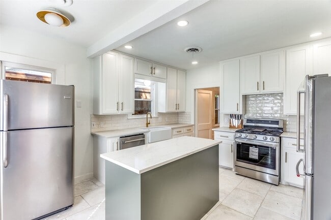 Building Photo - 4601 Pershing Ave